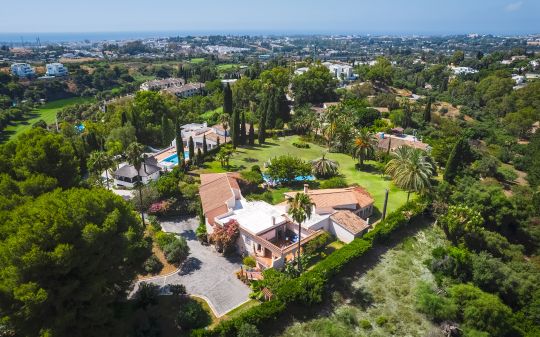 Elegant Andalusian Villa with Sea Views and Expansion Potential in Fuente del Espanto